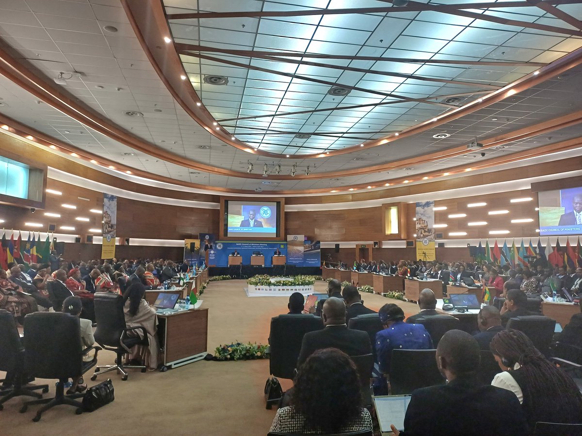 Ubuntu Radio DSTV888 tweet media