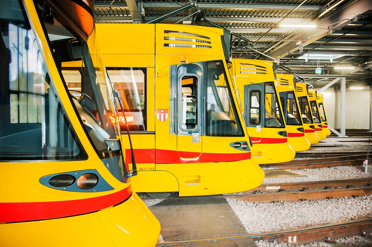 Wo man im Kanton Basel eine Tram-Haltestelle sieht, einen Bahnübergang oder einen Gleichrichter, da ist ein Schaltschrank mit AirSTREAM-Verdrahtung nicht weit:

katalog.tedomedien.de/index.php?cata…

#Schaltschrankbau #Schaltschrankverdrahtung #Straßenbahn #Basel