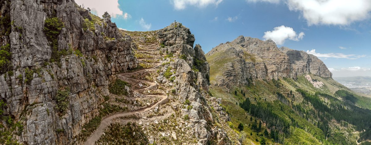 CanetsfonteinSA's tweet photo. If you’re daring enough, brave enough (perhaps a little demented) - but you'd like to put your mountain biking skills to the ultimate test.... Then the Cliffhanger trail at Canetsfontein is just for you! 
𝗙𝗼𝗿 𝗺𝗼𝗿𝗲 𝗶𝗻𝗳𝗼 &amp; 𝗯𝗼𝗼𝗸𝗶𝗻𝗴: 𝟬𝟳𝟭 𝟮𝟰𝟴 𝟭𝟮𝟮𝟮. https://t.co/2URgcRiumD