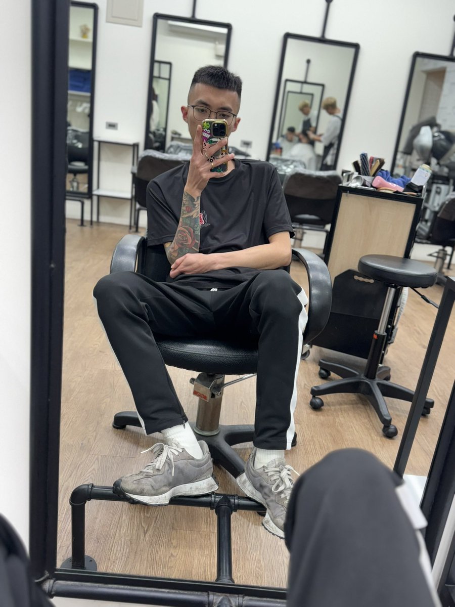 洋 tweet media