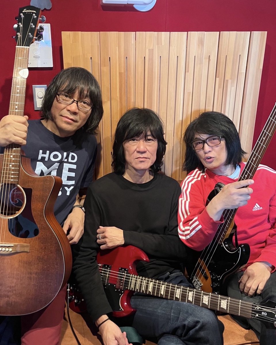 THE COLLECTORS tweet media