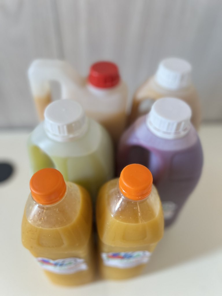 nuwatwijuka's tweet photo. Hello fresh juice lovers👋

Refreshing, natural, and made with love 💚

Am available for business, hit me up on 0701913316 for home deliveries, events and parties. https://t.co/eGDo88pd8C