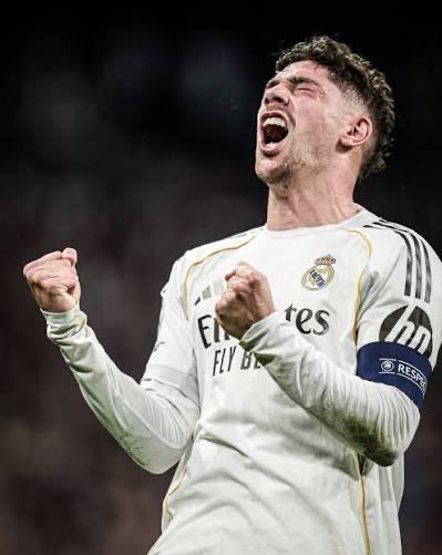 kaeshurboi's tweet photo. Federico Valverde masterclass. ⭐

📊 Yesterday:
⚽ 3 Goals
🎯 2 Chances Created
🪄 4 Successful Dribbles
⚔️ 11/17 Duels Won

A midfielder doing everything. Absolute monster performance. 🤍

#Valverde #RealMadrid  #UCLNight  #ucllive #trending https://t.co/T8ibDQ4hs4