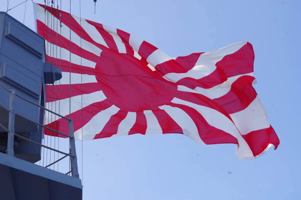 AsiriFernandoLK's tweet photo. π―π΅π±π° #japanese Takanami-class destroyer #JSOnami, returning home after anti piracy mission, conducted a friendly exercise with the #SriLankaNavy vessel #Nandimitra on 11 March according to the
JapanMaritime Self-Defense Force.
#JS_OHNAMI #FOIP #IOR #Navaldiplomacy https://t.co/GzxCMIHVWB