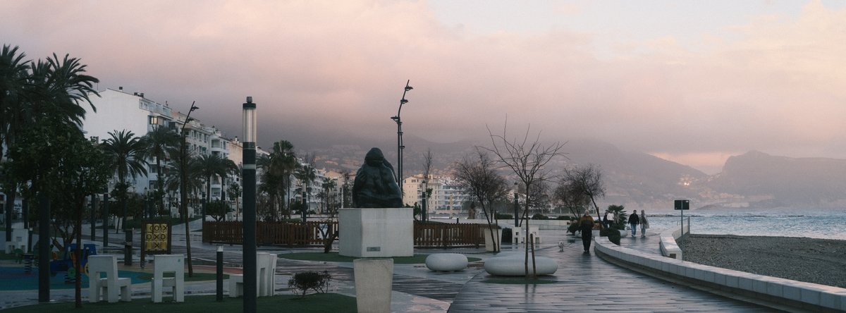 Use More Paper tweet media