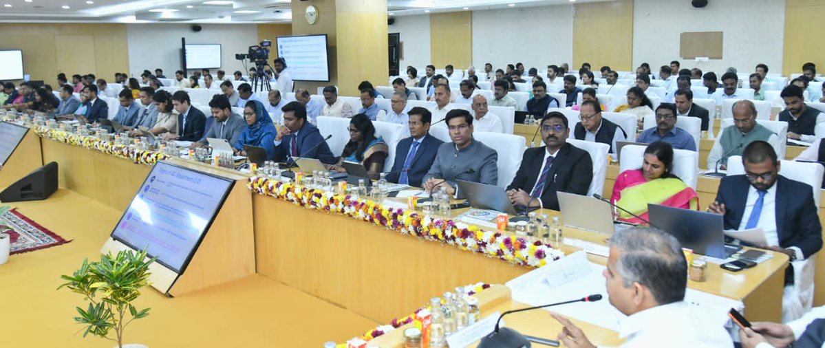 Guntur Collector tweet media