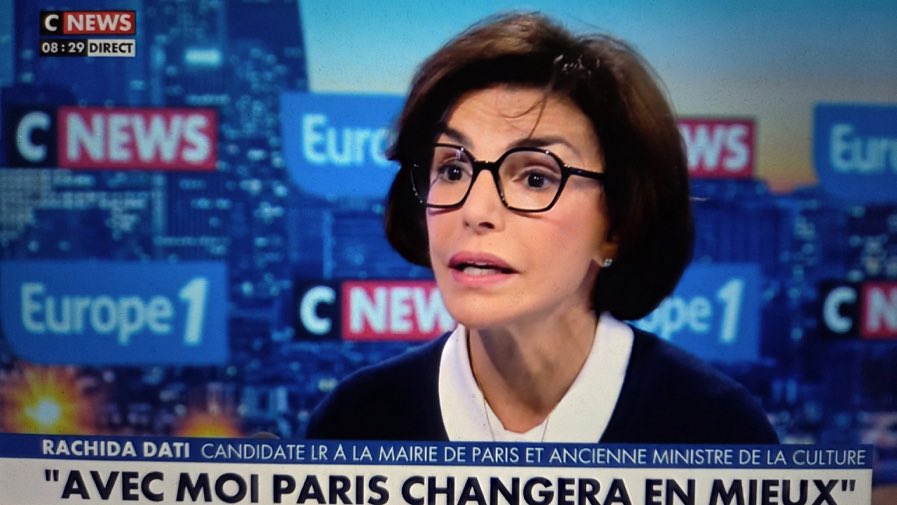 Elle est creuse, comme bcp de politiques et menteuse 🤥 👅👅
Elle a trahi son parti elle vous trahira!!! 
Votez <a href="/knafo_sarah/">Sarah Knafo</a>