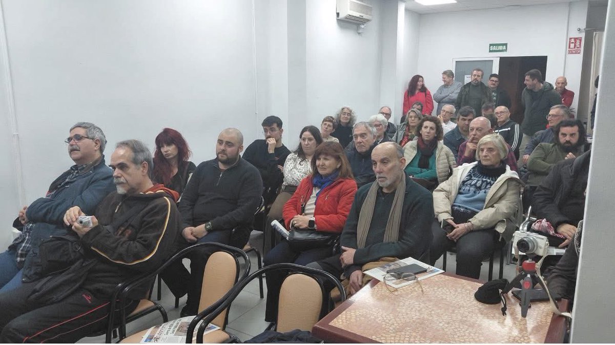 Académica cubana MAXLENIN Pérez, denuncia la guerra económica y mediática contra #Cuba en Valencia, ante amigos de la Solidaridad con Cuba y militantes. Agradeció apoyo a Cuba y reafirmó la resistencia del pueblo cubano.