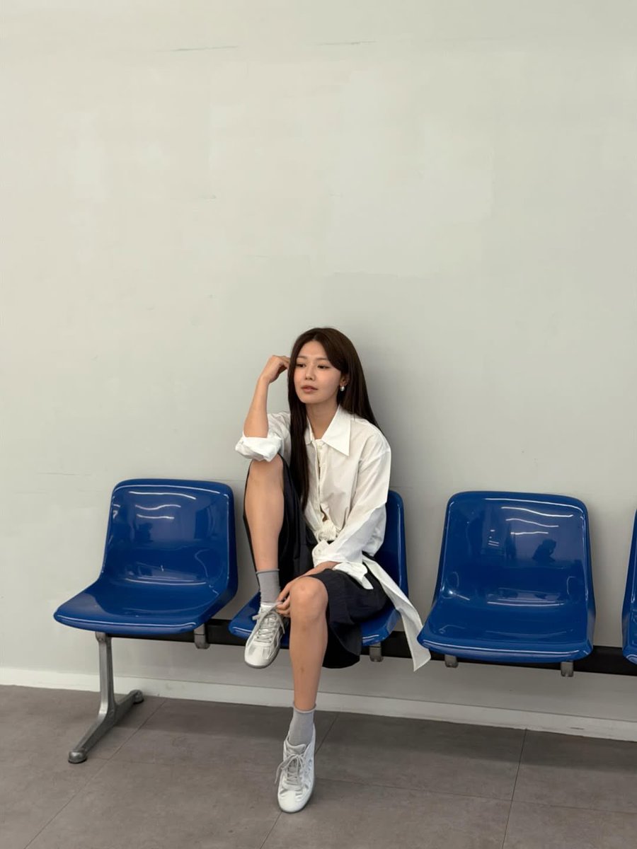 smuayeonjiimin's tweet photo. พี่ซูยองกับ FILA สวยมากก สองโพสต์ลุคไม่ซ้ำ สวยด้วยเท่ด้วย ชอบมากกกก💙🤎 https://t.co/I6gbj9ZLq7