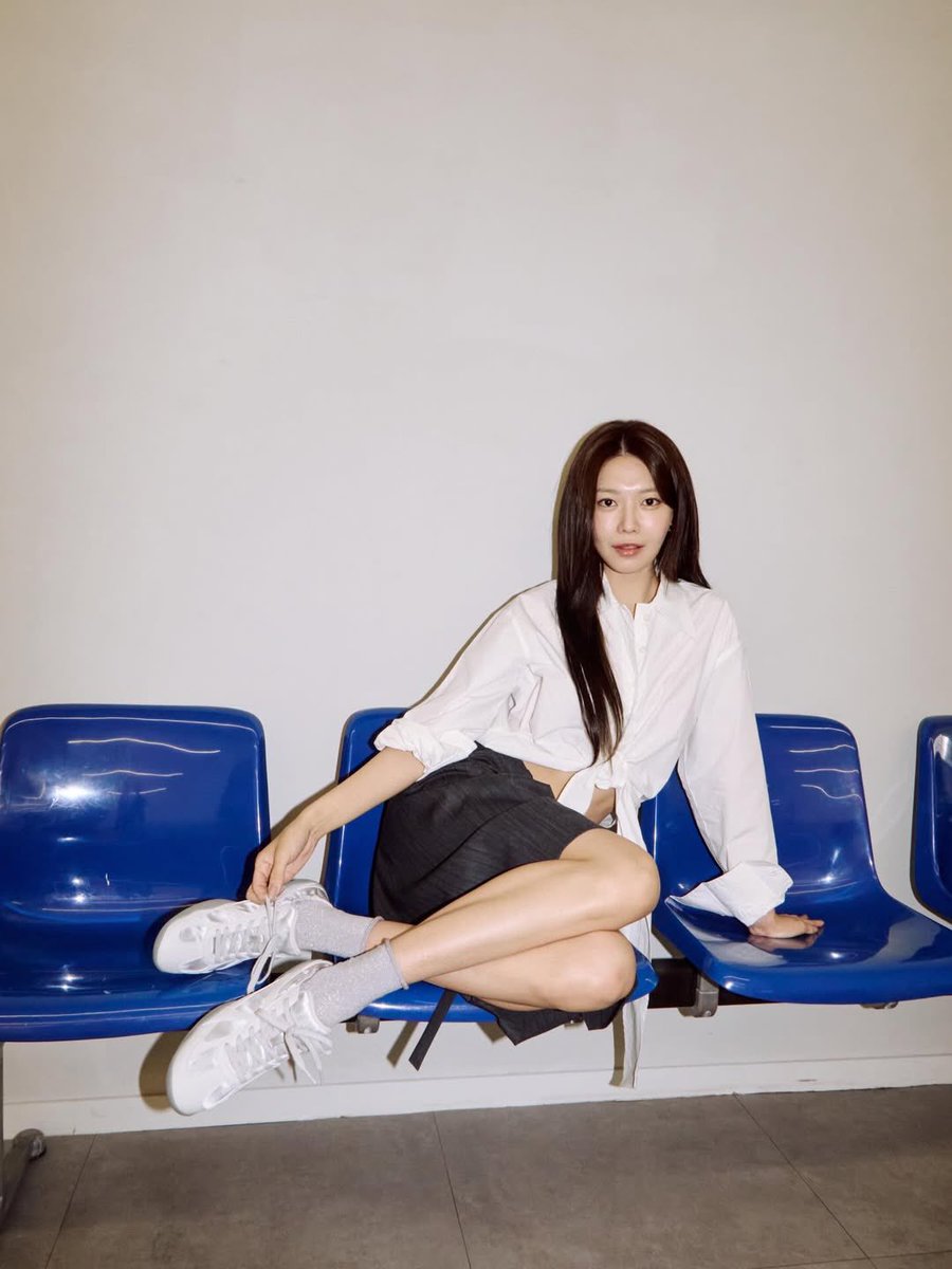 smuayeonjiimin's tweet photo. พี่ซูยองกับ FILA สวยมากก สองโพสต์ลุคไม่ซ้ำ สวยด้วยเท่ด้วย ชอบมากกกก💙🤎 https://t.co/I6gbj9ZLq7