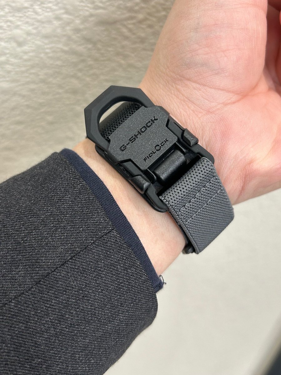 ISUZUGTime's tweet photo. マグニートー襲来🧲💨
ペースメーカーには近づけるな💥
DW-5600MNCは、FIDLOCK®製のカチッと留まるマグネットバックルを搭載NEW CLOTH BANDシリーズ
3月13日発売✨お見逃しなく❗️
#gshock #casio #ジーショック #カシオ #腕時計 #マグネット #アウトドア #fidlock
https://t.co/WWpuPRZ9Uu https://t.co/54LfgCNNe1