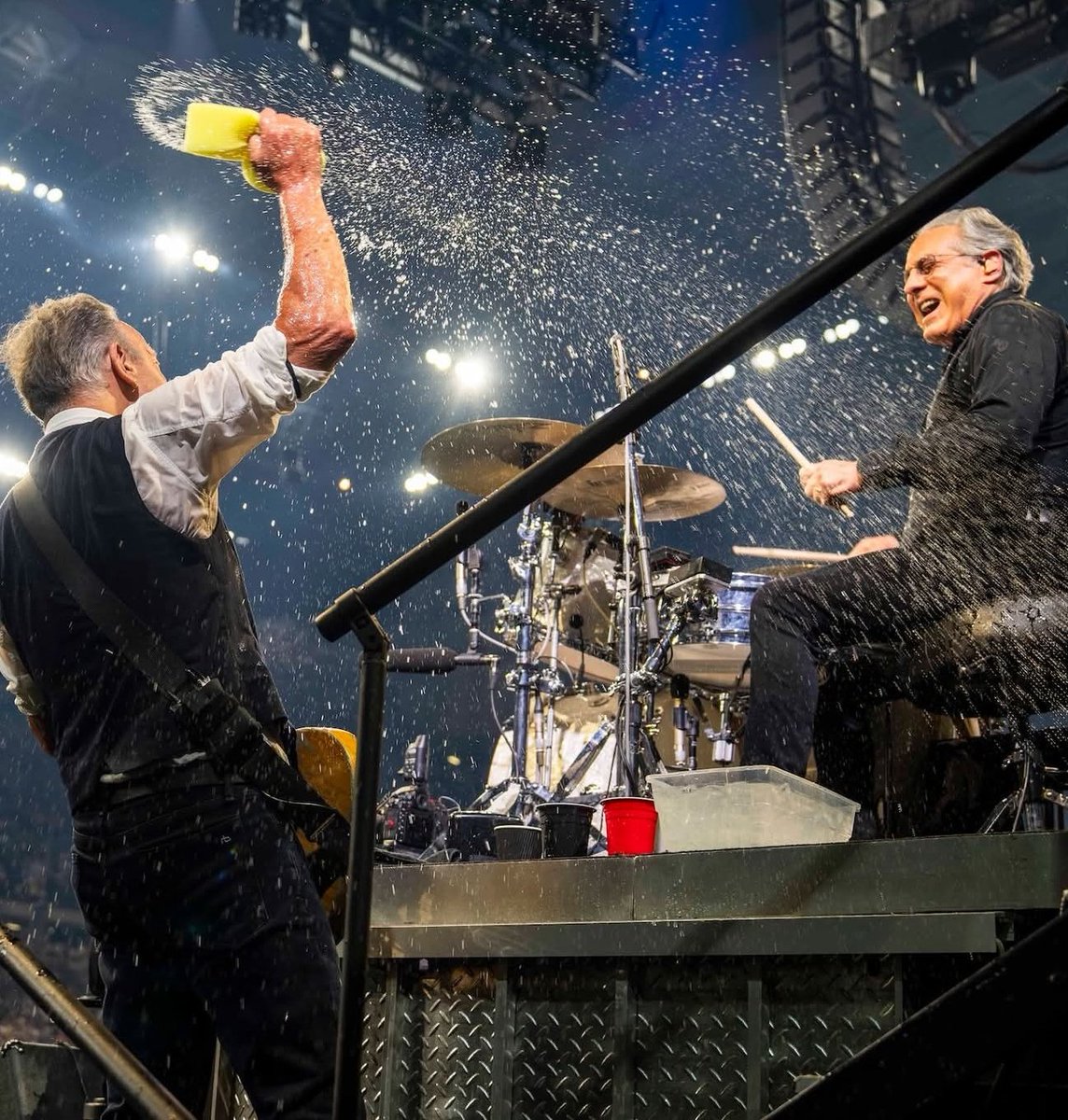 VLafora's tweet image. Bruce morning Paul &amp;amp; Davide. 
Happy #SpringsteenThursday.
The countdown to the Minneapolis concert is already! Come on!