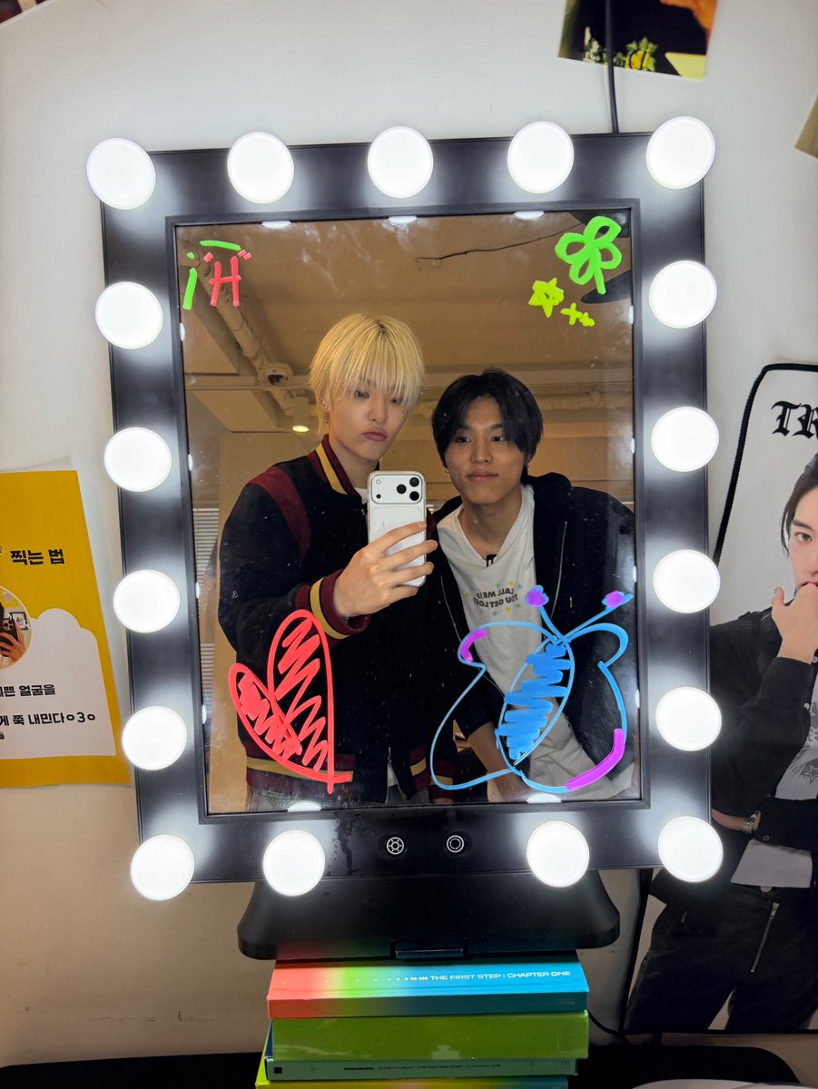 iksanpjw's tweet photo. Jeongwoo weverse update with Jihoon! #박정우 #지훈 https://t.co/sMCTRpEHcM