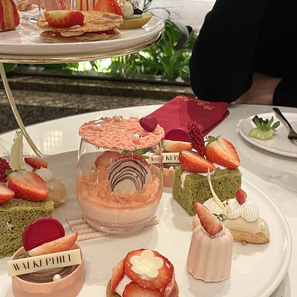 haraspace_'s tweet photo. 워커힐 애프터눈티 이 구성에 10마넌..🍓(지금 할인해용) 엄마랑 데이트 하기 ㄴㅁ 조음

📍그랜드 워커힐 서울 더파빌리온 https://t.co/7DefDMxF7p