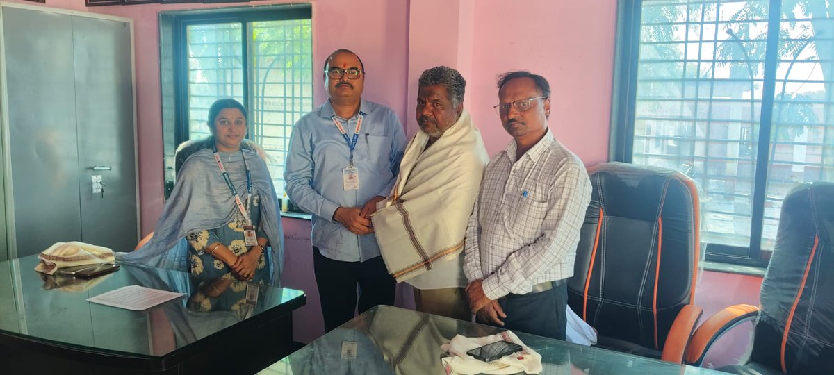 pdjjmabd's tweet photo. #JalJeevanMission #HarGharJal #HarGharNalSeJal.. #jalmahostav2026
@jaljeevan_
@gssjodhpur
@prahladspatel
@MoJSDDWS
#jaljeevanMission
@iamvikassheel
@MojSDDWS
@pibwater
@WssdMaharashtra
#jalmahotsav2026
#jalarpandiwas
 छत्रपती संभाजीनगर-प्लंबर दिनानिमित्त  जलसुरक्षकांचा सत्कार https://t.co/GYTb9PuPPt