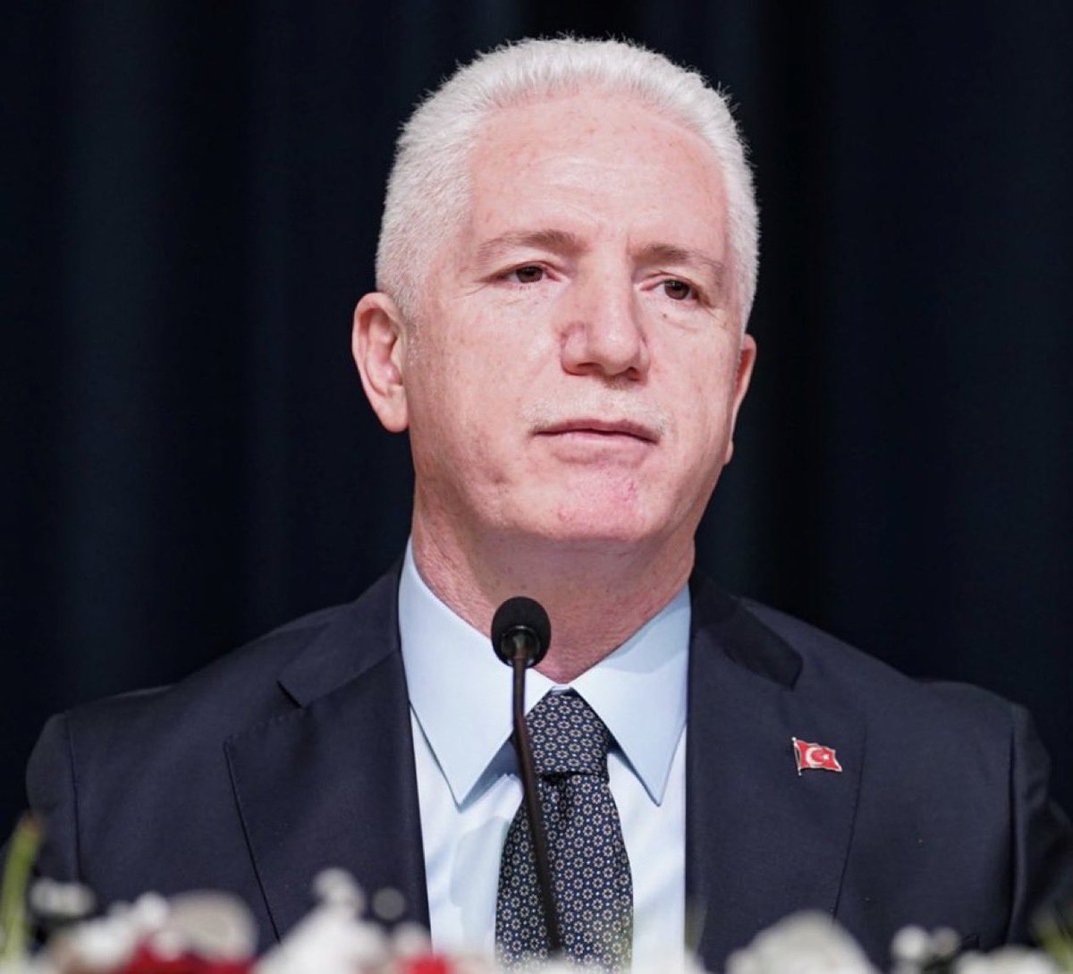 Bu çok kral bir hareket Sayın Valim! <a href="/gul_davut/">Davut GÜL</a> 
Okulda öğrencilerin en çok sevdiği şey;  kantinden bir şey yemektir. 
Bunun ihtiyaçla alakası yok, öğrencilik psikolojisi. Şu yaşa geldim hala okul kantinindeki tost kokusu ve ayranın tadı hafızamda.
👏👇👇
İstanbul Valisi Davut