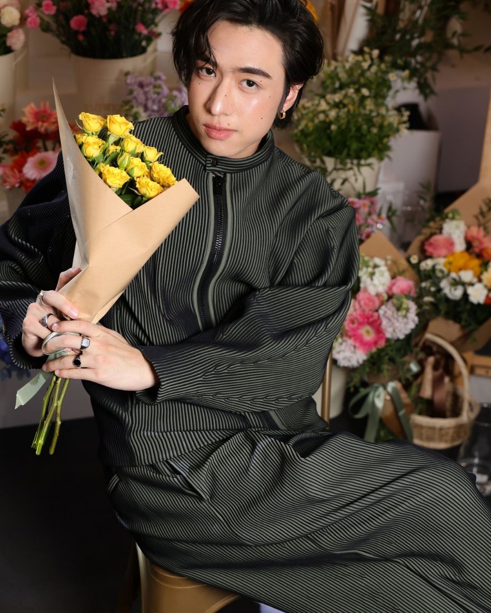 altagazine's tweet photo. ซัมเมอร์นี้ One Bangkok “Sunsational Style” พาทุกคนท่องสู่ Immersive Lifestyle Experience สุดเอ็กซ์คลูซีฟ รวบโมเมนต์ความฮอตของ กร-วิคเตอร์ PROXIE, นิว GELBOYS และ จิงจิง ยู ที่มาร่วมอัปลุคท้าลมร้อน
#AlternateDigital #OneBangkok #SunsationalStyle #PROXIEth #Newchayapon https://t.co/INJNqoJaXi