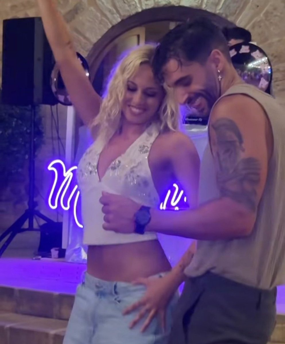 Y como no, otro jueves  más  y seguiremos bailandole  a la vida!!!!💜🧲💙#ViolediMTMAD53