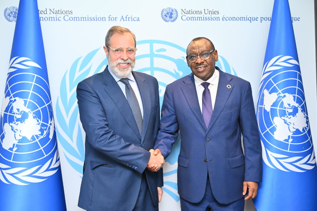 ECA_OFFICIAL's tweet photo. ES @claverGatete held a courtesy meeting with incoming Portuguese Amb. H.E. Paulo Jorge Pereira do Nascimento to discuss cooperation on Africa’s economic integration, climate action &amp; innovative financing, and opportunities to deepen Portuguese private sector engagement in Africa https://t.co/v2q5Z16cjL