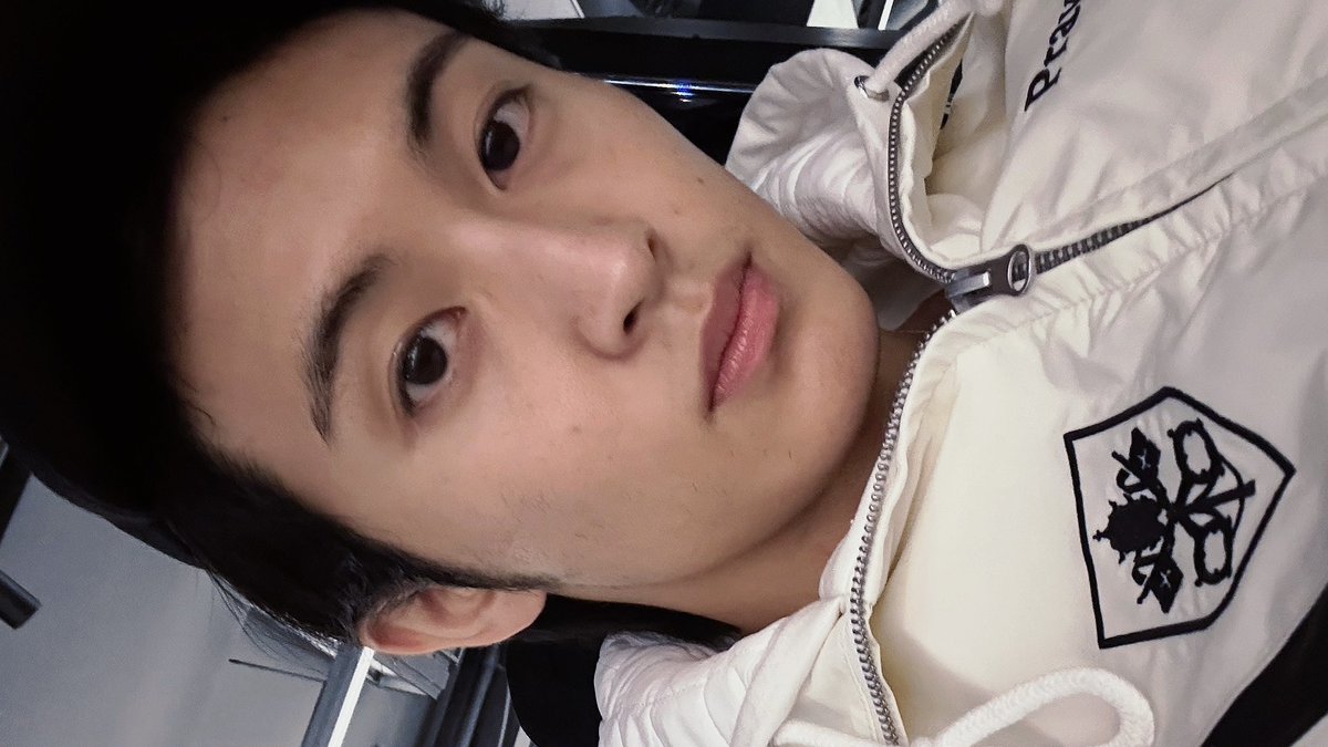 sskngntuk's tweet photo. 🗣️: ganteng tuh relatif
🐯: LAH GUA MAH MUTLAK https://t.co/v3Oi1tVGaY