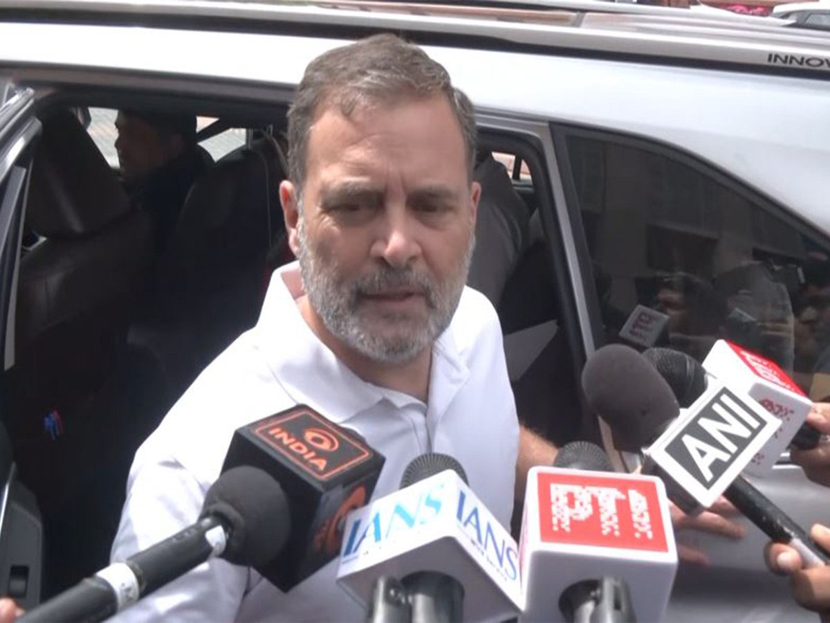ani_digital's tweet photo. "Energy security compromised, big problem coming": Rahul Gandhi asks govt to prepare against LPG shortage

Read @ANI Story| https://t.co/jTYKJjNCpY 

#RahulGandhi #LPG #PMModi https://t.co/UijFNbvs91