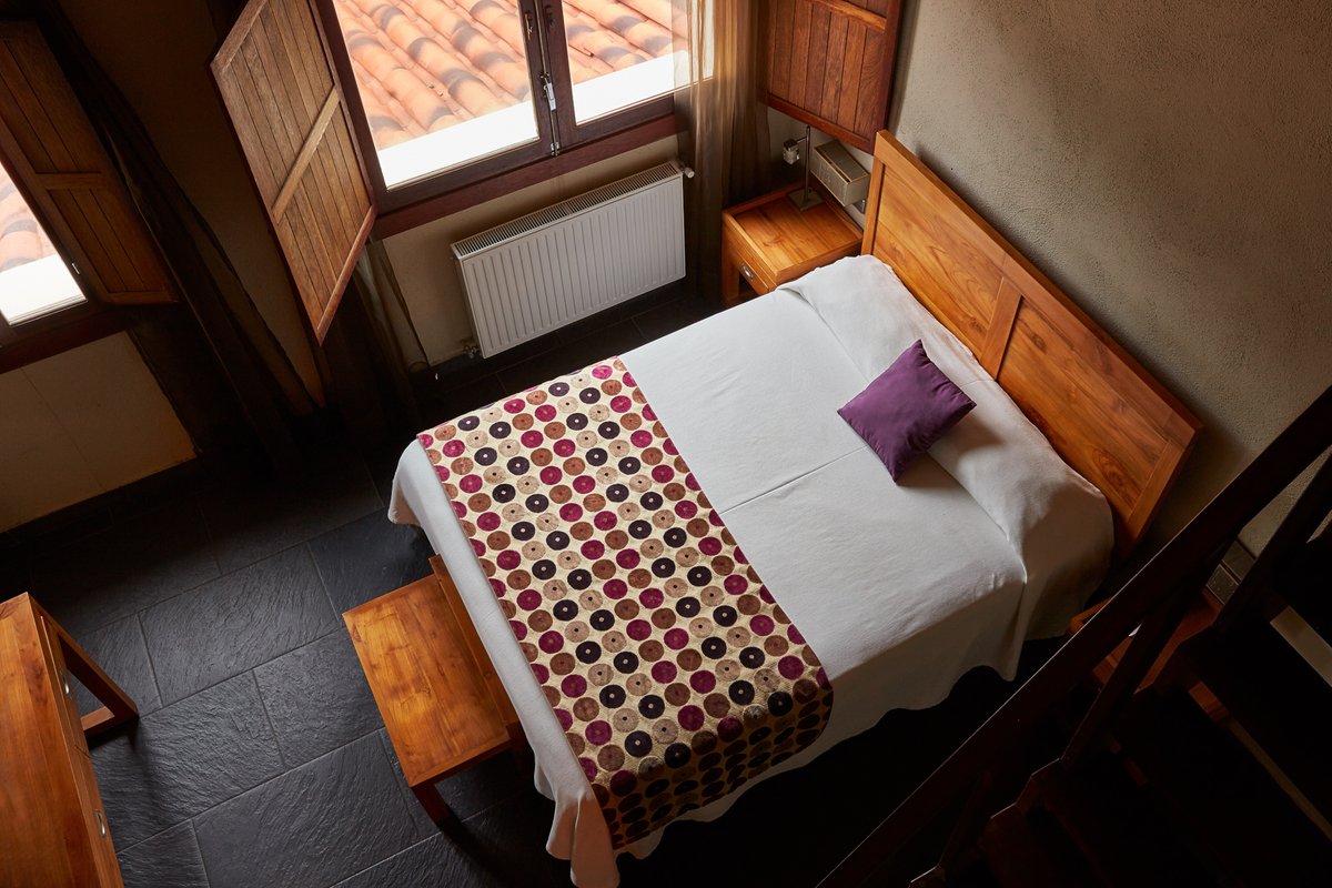 MuntanyesCD's tweet photo. 📍Si veniu al Baix Camp, quedeu-vos a passar alguna nit en els nostres pobles🏘️

🏡Allotgeu-vos en alguns dels nostres hotels o hostals, en alguna de les nostres cases rurals o dels nostres càmpings🏕️

⛰️Gaudireu de l'excel·lent servei que ofereixen els nostres allotjaments✨ https://t.co/8GJ8yFgeFT