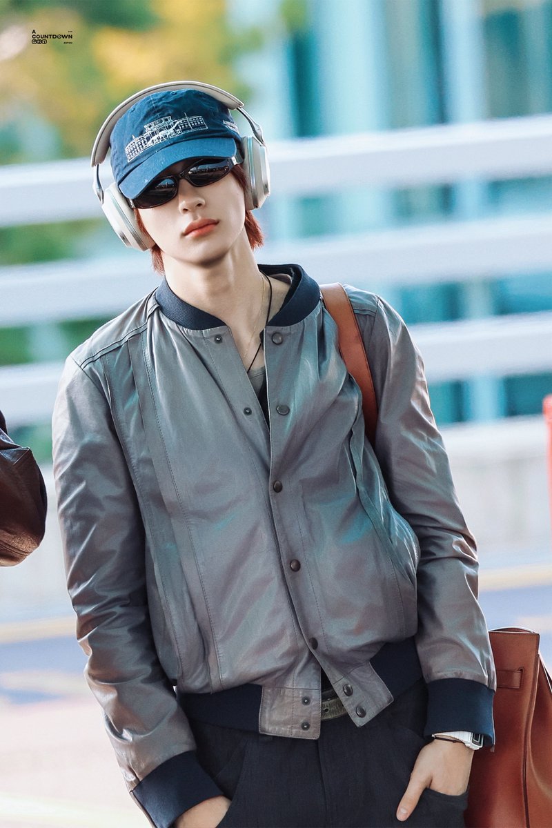 ACOUNTDOWN321 tweet media