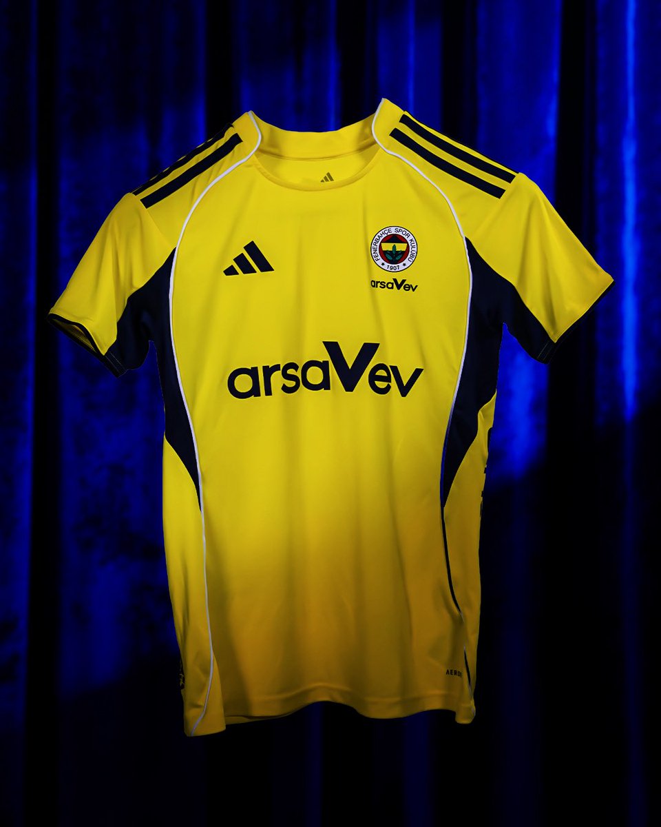 kadinfutbolfb's tweet photo. Bugün @adidasfootball ve @fenerium iş birliği ile hazırlanan Sarı formamız ile sahadayız!
#FBvANT https://t.co/uXy9x8mdYW