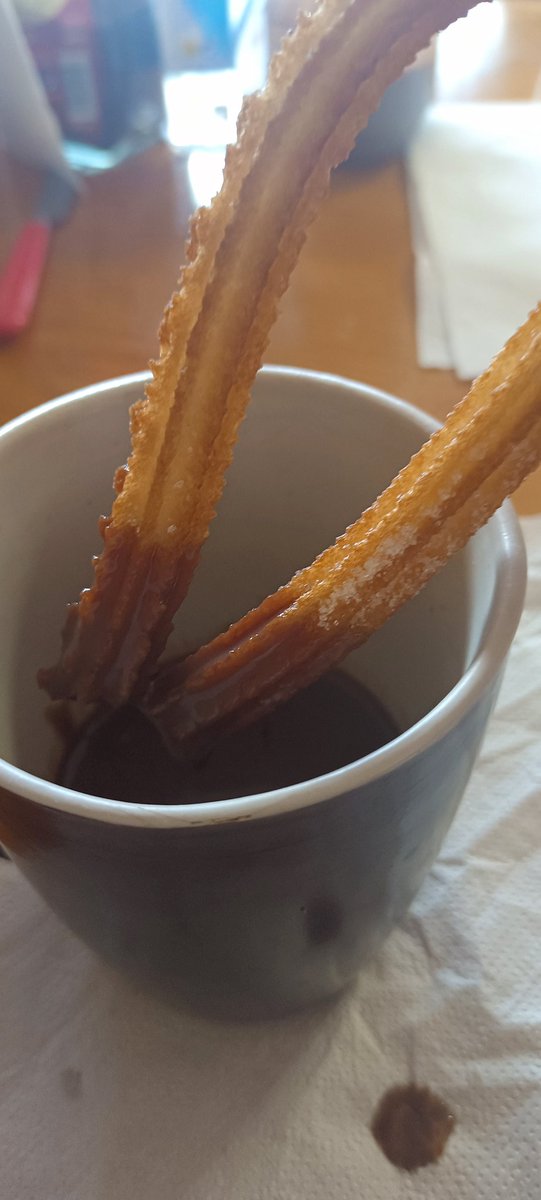 carmenpt_luz's tweet photo. Hoy hay churros!!!
#JaEstemEnFalles
#Fallas2026 😎🔥 https://t.co/79Tpx9ZgKW
