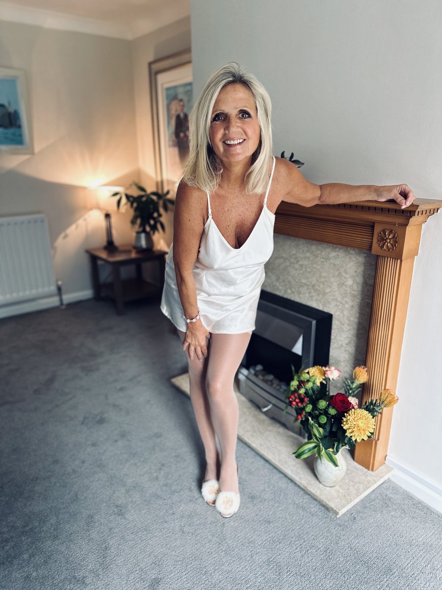 Dolly Bird 60 tweet media