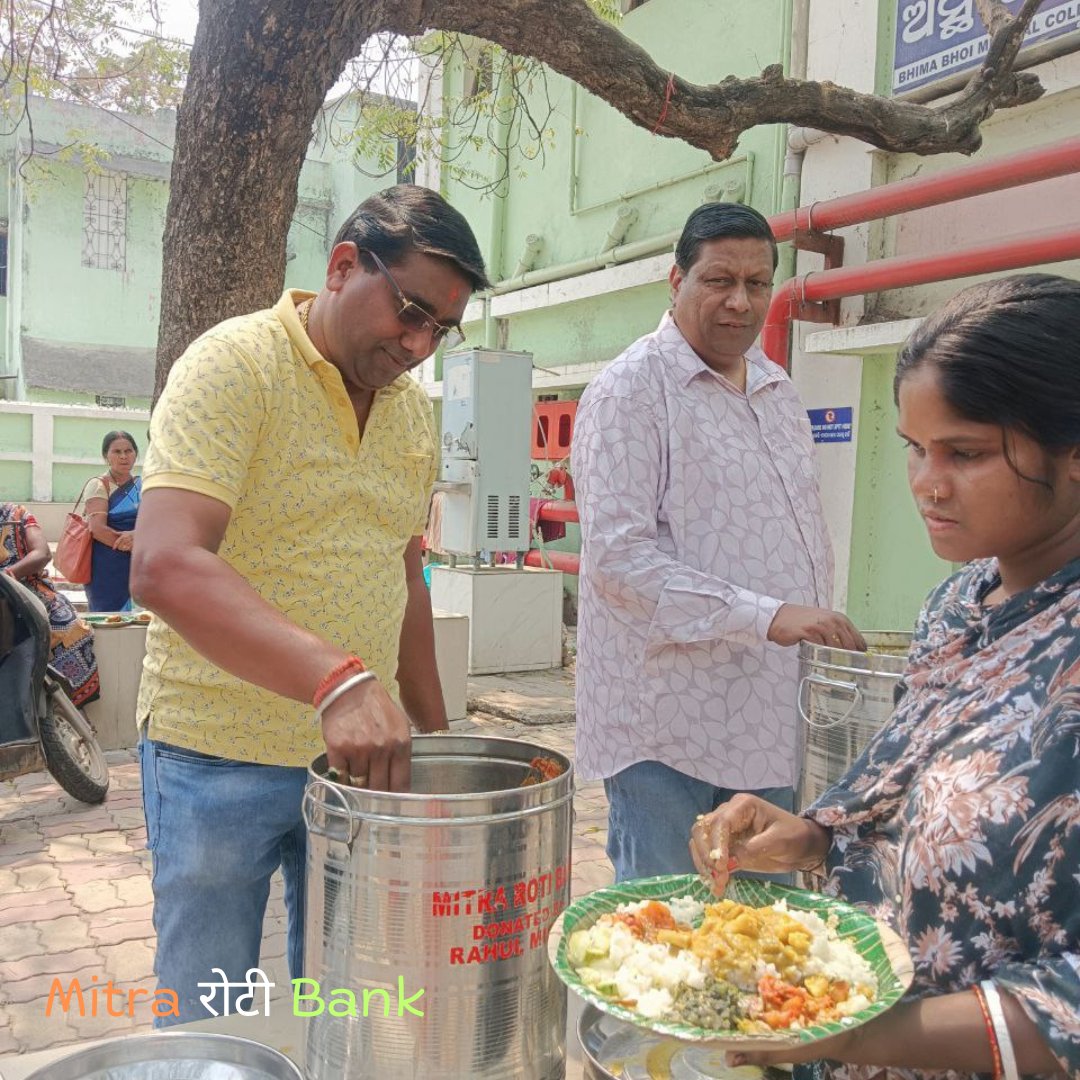 MitraCharitable's tweet photo. 6 Years of Silent Service 💛 | Sri Pinku Agrawal Continues His Mission of Feeding the Needy at Government Hospital | Mitra Roti Bank
For the past six years, Sri Pinku Agrawal has been a pillar of support for the humanitarian mission of Mitra Roti Bank. https://t.co/9TKHuEToxy