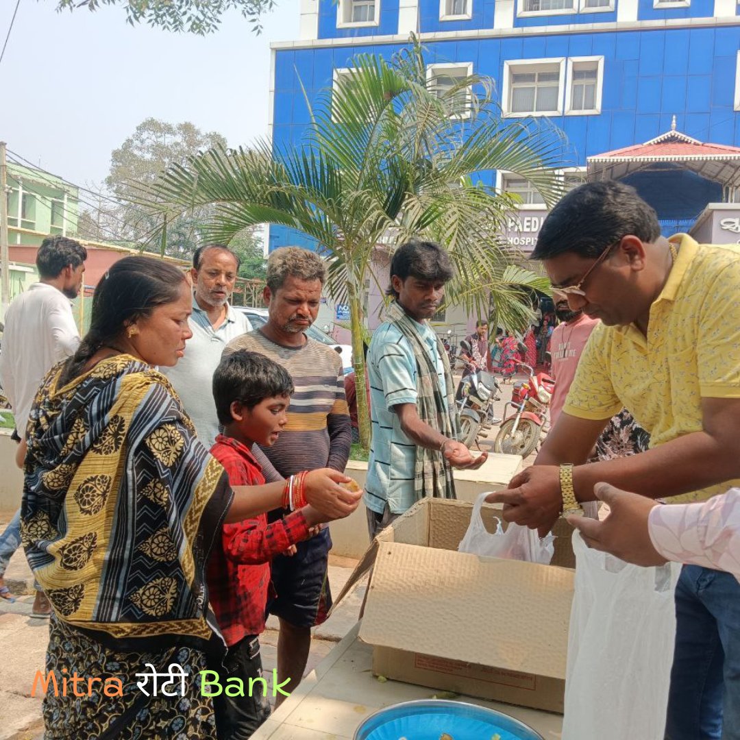 MitraCharitable's tweet photo. 6 Years of Silent Service 💛 | Sri Pinku Agrawal Continues His Mission of Feeding the Needy at Government Hospital | Mitra Roti Bank
For the past six years, Sri Pinku Agrawal has been a pillar of support for the humanitarian mission of Mitra Roti Bank. https://t.co/9TKHuEToxy