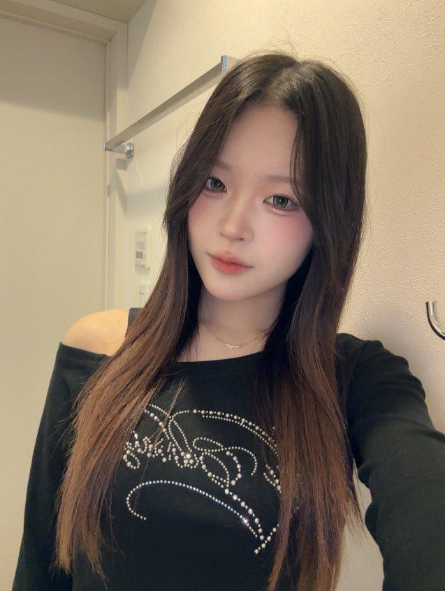 2face_official_'s tweet image. ［📸💛］

今日のオンライン特典会で会いましょう~🫶🏻🫧

#2FACE
#NIKO