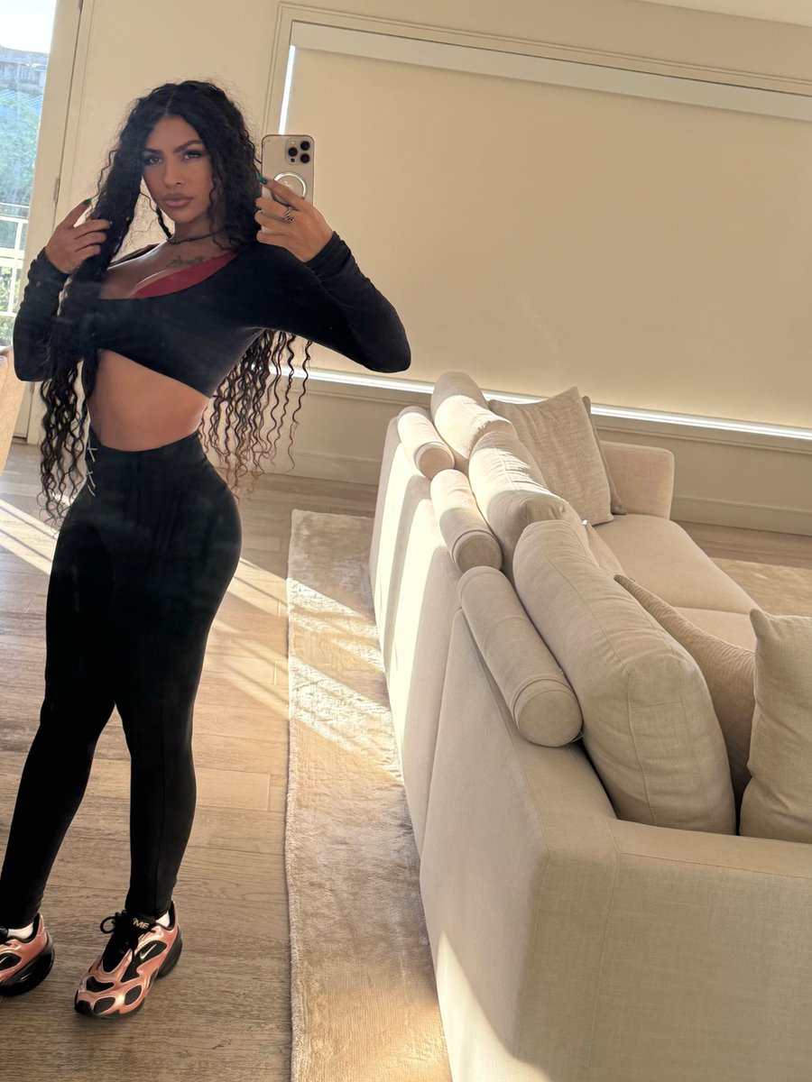 Paula DeAnda ❤️‍🔥 tweet media