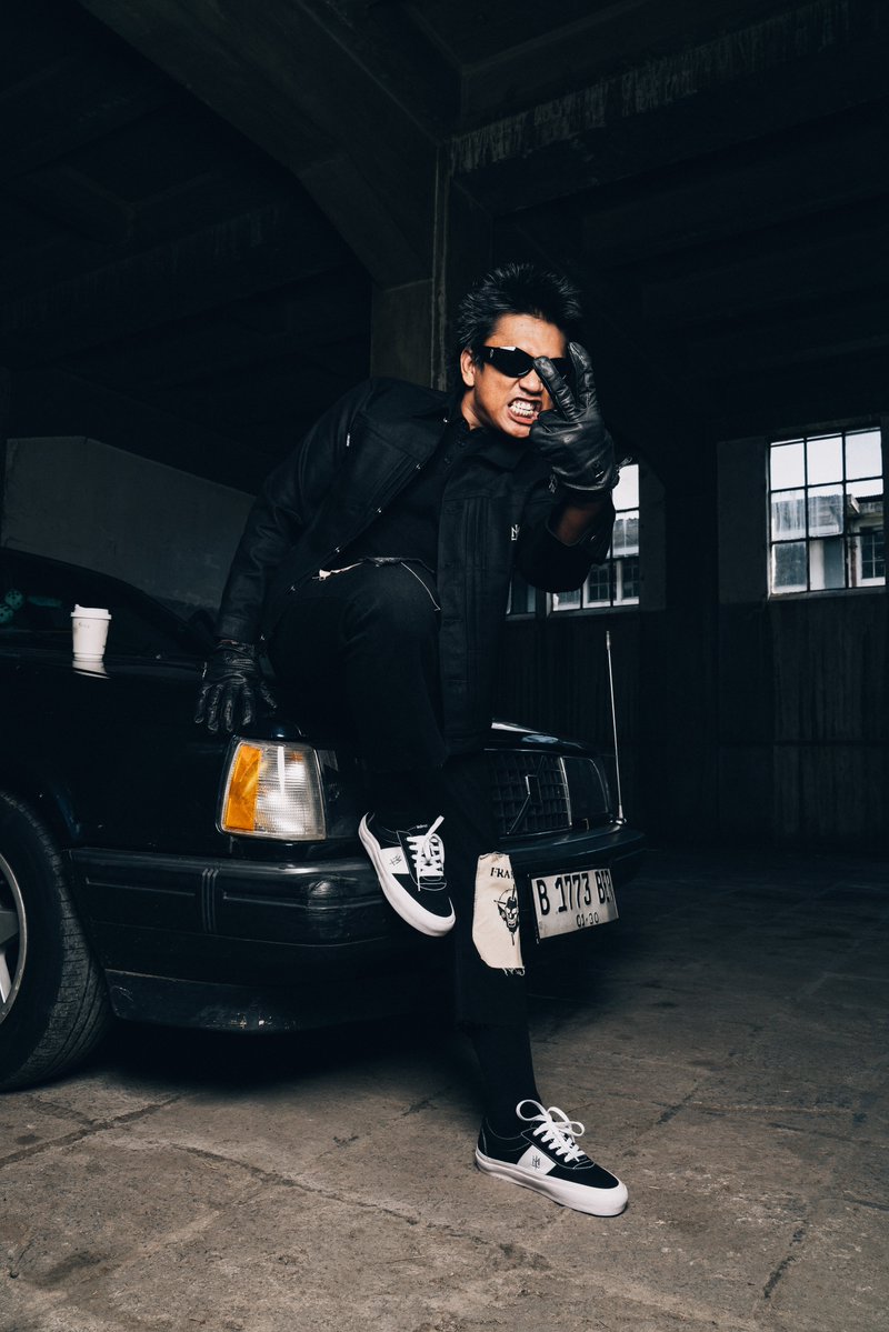 MATERNAL DISASTER tweet media