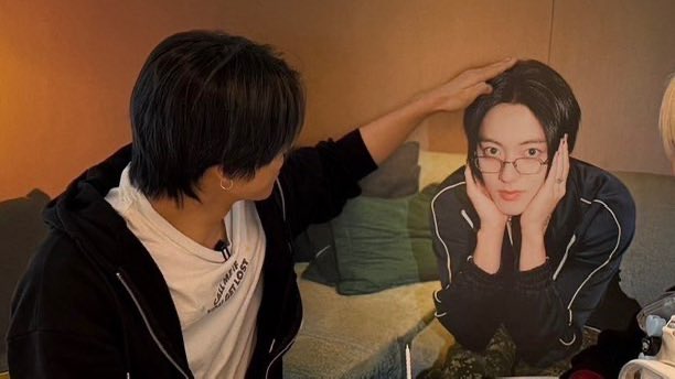 nika ✨ tweet media