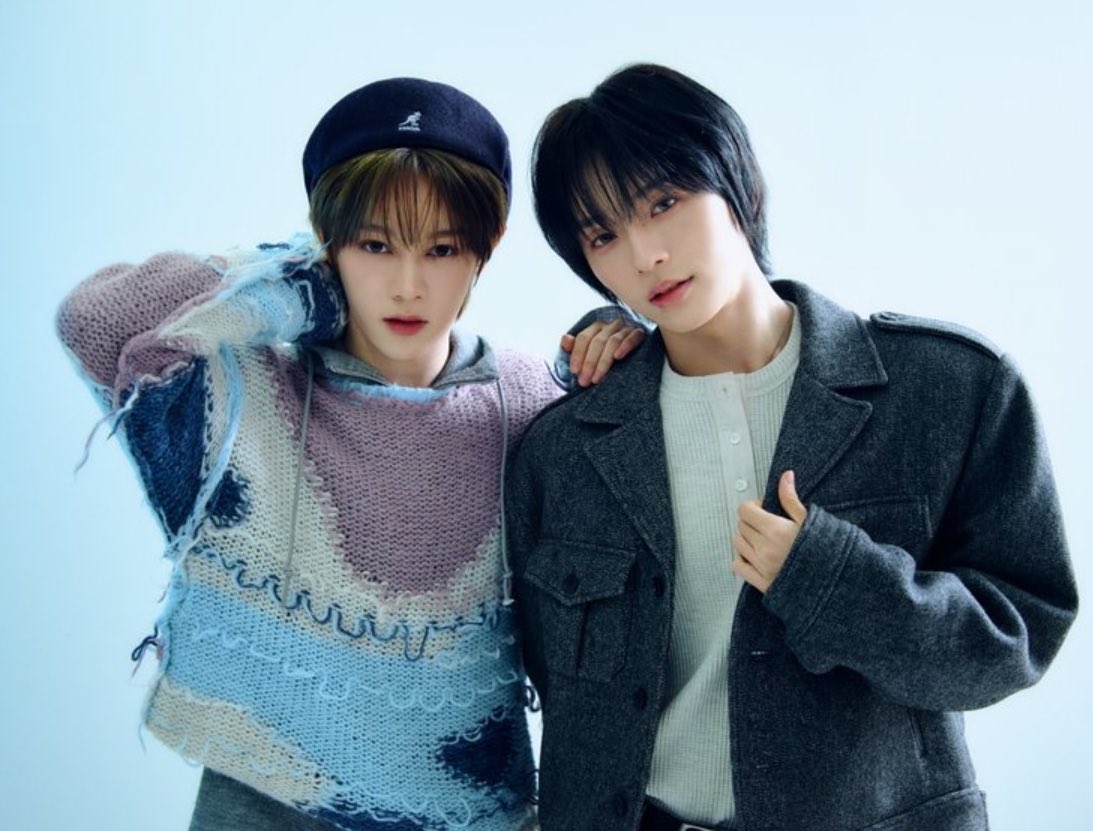 lm3y10's tweet photo. AR 매거진 인터뷰 #베이온 #펑진위 

(번역/의•오역o)

Q.「 'BOYS II PLANET' 촬영 당시와 비교했을 때 가장 크게 변한 부분과 새로운 모습을 보여주기 위해 가장 중요하게 생각하는 것이 있나요?

A. 제가 가장 크게 변했다고 생각한 점은 “BOYS II PLANET”을 통해 모든 일에 책임감을 많이 느끼게 된 점입니다.

또한, 현재의 활동도 전보다 더 큰 열정을 가지고 임하려고 생각했습니다. 그리고 팬 여러분에 대한 애정이 더욱 깊어지면서, 누군가에게 동경이 될 수 있는 사람이 되고 싶습니다.

구체적으로는, 항상 자기 반성을 게을리하지 않고, 제 자신을 갈고닦고 싶습니다!

저는 앞으로 아이돌로서 어떻게 되어야 할지, 그런 길이 보이고 있는 것 같은 느낌이에요.

그렇기 때문에, 활동과 관련된 모든 일에 대해 지금 할 수 있는 모든 노력을 아끼지 않는 것이 새로운 모습을 보여주기 위해 가장 중요하게 생각하는 것인 것 같아요.

예를 들어 최근에는 한국어를 포함한 각국의 언어를 매일 시간을 정해 공부하고, 반드시 목표를 달성할 수 있도록 공부하고 있습니다!

➖
Q. 근무일 아침 루틴과 휴일 루틴을 알려 주세요.

A. 일단, 저도 아침에 일어나면 일정을 확인합니다. 그리고 어제 있었던 일 중에서 반성해야 할 부분이 없는지 되돌아보고, 이를 개선하기 위해 오늘 어떻게 행동하면 좋을지 고민하면서 하루를 준비해요!

휴일에는 아침에 일어나면 좋아하는 음식을 먹습니다! 라멘이나 달콤한 케이크 등이 많습니다! 그 이후의 루틴이라면 메이크업을 하는 것이겠죠.

➖
Q. 두 분 모두 연습생 생활을 함께 해왔기 때문인지, 루틴도 똑같죠. 항상 곁에 있었기 때문에 서로의 매력이 무엇인지 알 수 있다고 생각하십니까?

A. 
SUN JIA YANG→PENG JIN YU (쑨지아양→펑진위)
매일 함께 시간을 보내고 있는데도 언제나 귀엽습니다. 어쨌든 계속 귀여워요. 그것이 가장 큰 매력이 아닐까요?

PENG JIN YU →SUN JIA YANG (펑진위→쑨지아양)
평소 성격은 정말 진지하지만, 한편으로는 장난스럽고 장난꾸러기 같은 ‘귀여운’ 면도 가지고 있어서… 그런 반전까지 다 포함해서 그의 매력이라고 생각해요!

➖
Q. 2025년을 한 마디로 표현한다면? 또, 2026년의 구체적인 목표는 무엇입니까?

A. 2025년은 “도전”도 많이 있었지만, 모든 것을 포함해 “행복한 한 해”였습니다. 2026년은 제 능력과 퍼포먼스를 더욱 향상시켜, 더 좋은 것을 보여드릴 수 있는 한 해가 되고 싶습니다.
더 많은 팬 여러분이 기뻐하실 수 있도록, 저의 아이돌 역량을 강화하면서 앞으로도 노력하고 싶습니다!