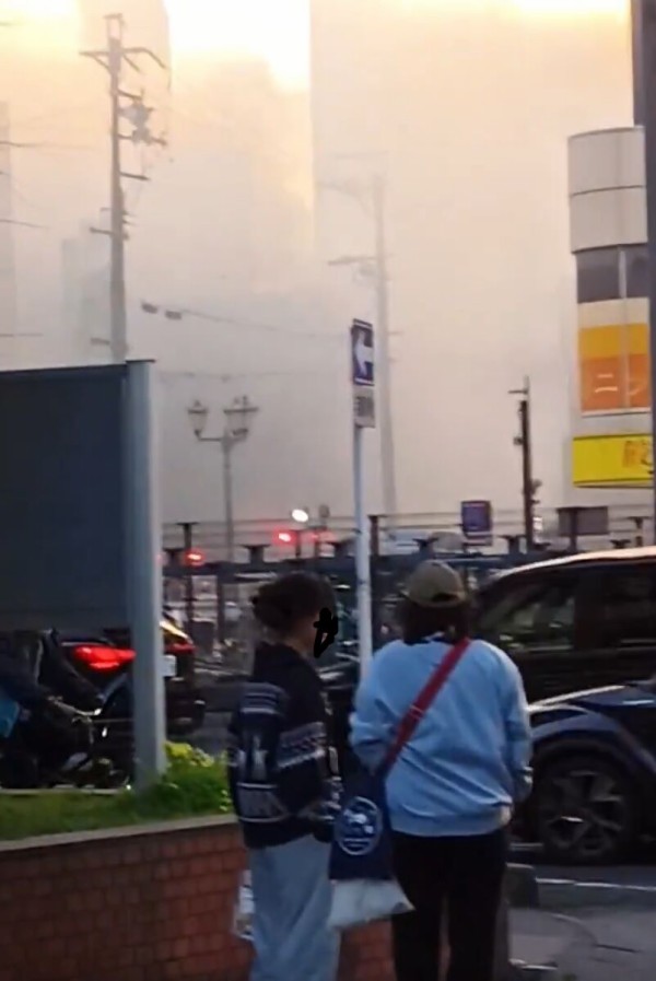 Gt8VUlzRG7buafO's tweet photo. 【火事情報】愛知県名古屋市北区黒川本通2丁目 地下鉄黒川駅付近から煙あがる火災 周辺一時規制封鎖3月12日 #愛知 #名古屋 #火災 : ニュース速報あれこれ総合 https://t.co/U3xTQ6CxZK #NHK #名古屋市 火事消防車サイレン場所出動通行止め封鎖ヘリマスコミ https://t.co/nw409bmkzF