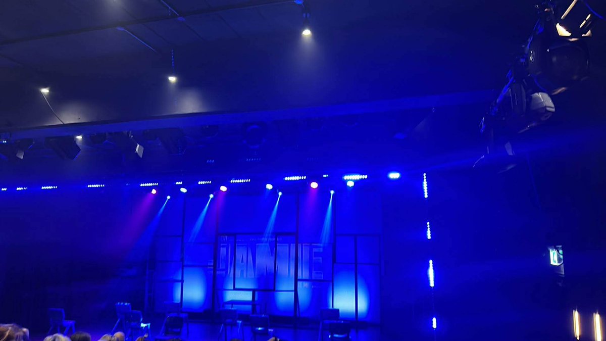 captainstartrip's tweet photo. It’s a Wednesday night thing 🎭 https://t.co/tSIiW7f2o6