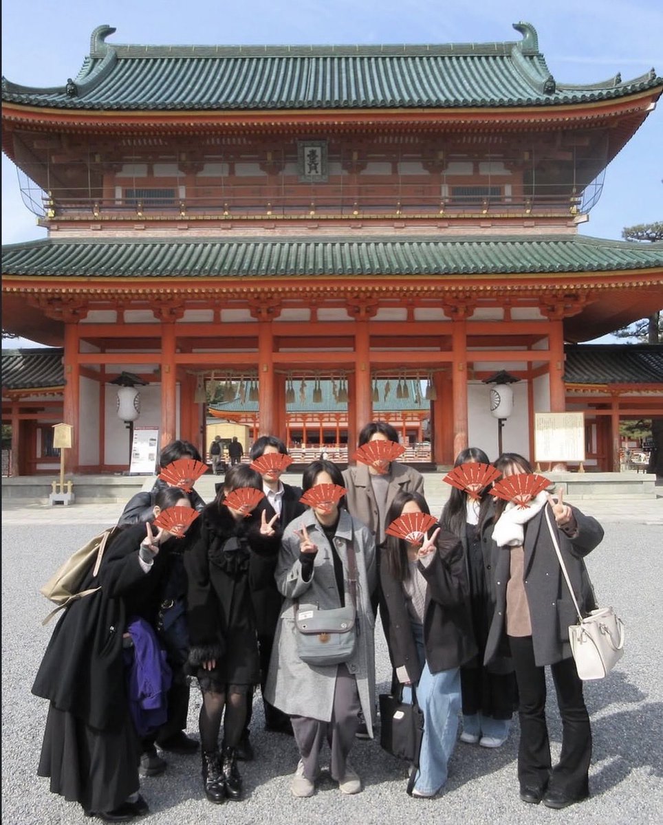 Shozoku_wsd's tweet photo. 【活動報告】
装束研究会は、3月9日〜11日に京都合宿を行いました✨
古都京都の歴史的な場所での学びと共に、会員同士の仲も深めることができ、
充実した3日間となりました♫ https://t.co/hHhUYI0M32