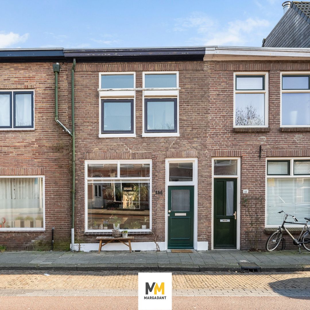Wonen op loopafstand van de binnenstad in een huis met fantastisch grote tuin (125 m²)

THOMASAKEMPISSTRAAT114.NL

2 Slaapkamers, nieuwe keuken, zonnepanelen, Energielabel B. Woonopp: 79 m²

Te koop | Vraagprijs: € 349.000,- k.k.

#NieuwInVerkoop #WoningTeKoop #Margadant #NVM