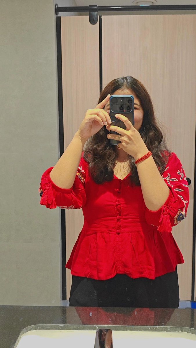 Prachi Tripathi tweet media