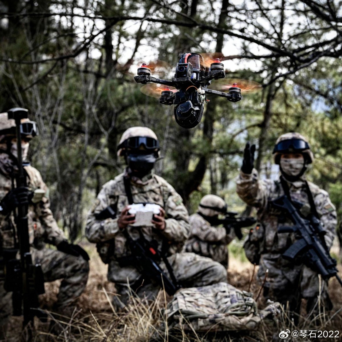 1/3 🇨🇳PLAGF Special Operation Forces unit during a combat drill. Note ...