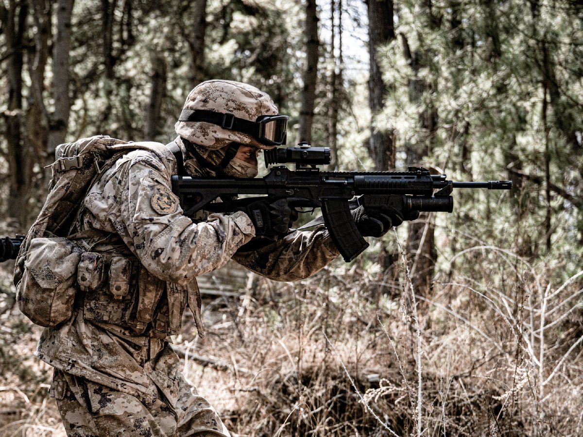3/3 🇨🇳PLAGF Special Operation Forces unit during a combat drill. Note ...