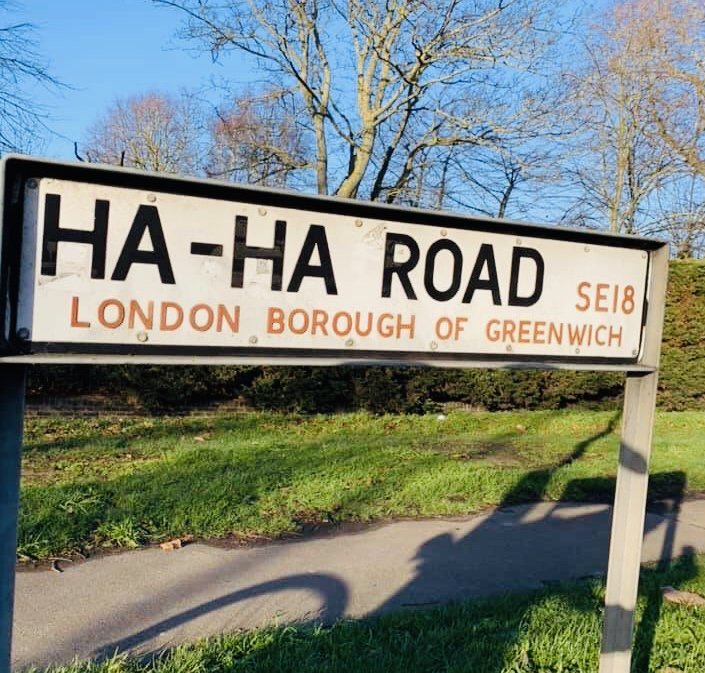 littlewisehen's tweet image. Nette Adresse… #Greenwich