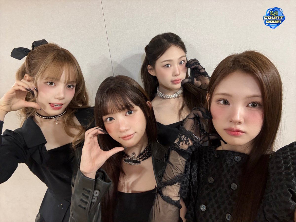 MnetMcountdown's tweet photo. 예쁘고, 귀엽고 다 하는 Baby DONT Cry가 참 좋다.
🍒Baby DONT Cry🍒를 향한 엠카의 이 마음,
동결건조해서 간직할 테야.

인생에 🍒는 필수입니다 [♡]
왜냐하면 원래 그럼.

#엠카운트다운 #MCOUNTDOWN
#BabyDONTCry #BDC #베이비돈크라이 https://t.co/zEbcnrl8Ct
