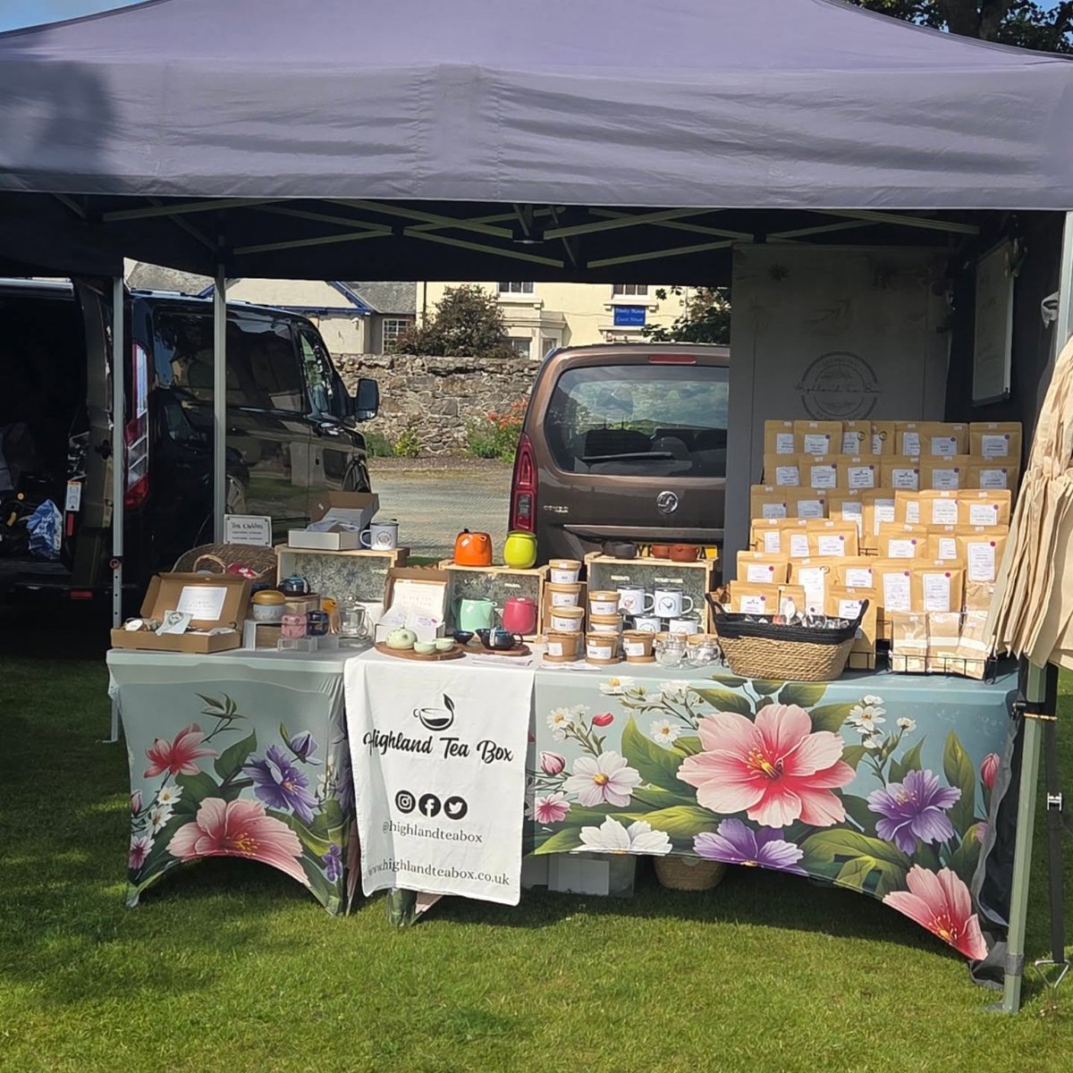 HighlandTeaBox's tweet photo. Market season is one of our favourite times of the year.
Meeting tea lovers face-to-face and talking about tea all day — perfect!
If you see Highland Tea Box at a market, come say hello 👋

#HighlandTeaBox #LocalMarkets #ScottishMarkets #SupportSmallBusiness #TeaCommunity https://t.co/uzYw52ZqEx