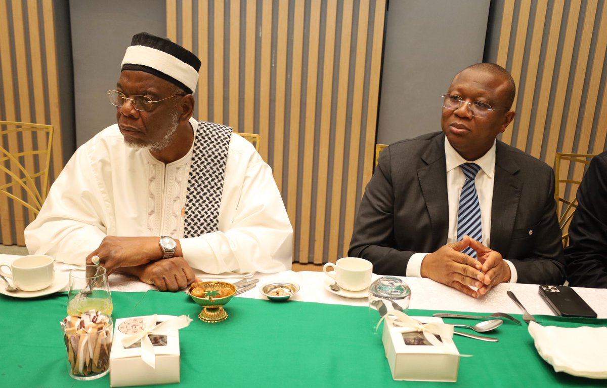 MINCOM_CI's tweet image. 3/3
Le moment a été marqué par des instants de prière, de partage et d’échanges, illustrant la qualité des relations de coopération et d’amitié entre les institutions.
#MICOM #Ramadan #Cooperation #Diplomatie #CommunicationPublique #CIV