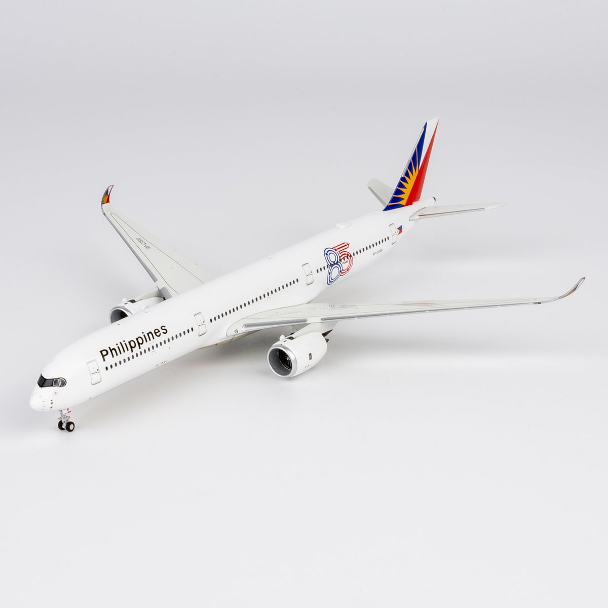 本日のおすすめ
【お取り寄せ商品】(ULTIMATE COLLECTION)1/400 A350-1000 フィリピン航空「85周年特別塗装機」 RP-C3510
👇👇👇👇👇👇👇
hikoukicyann.stores.jp/items/69742488…

＃旅客機模型
＃飛行機模型専門店
＃飛行機模型