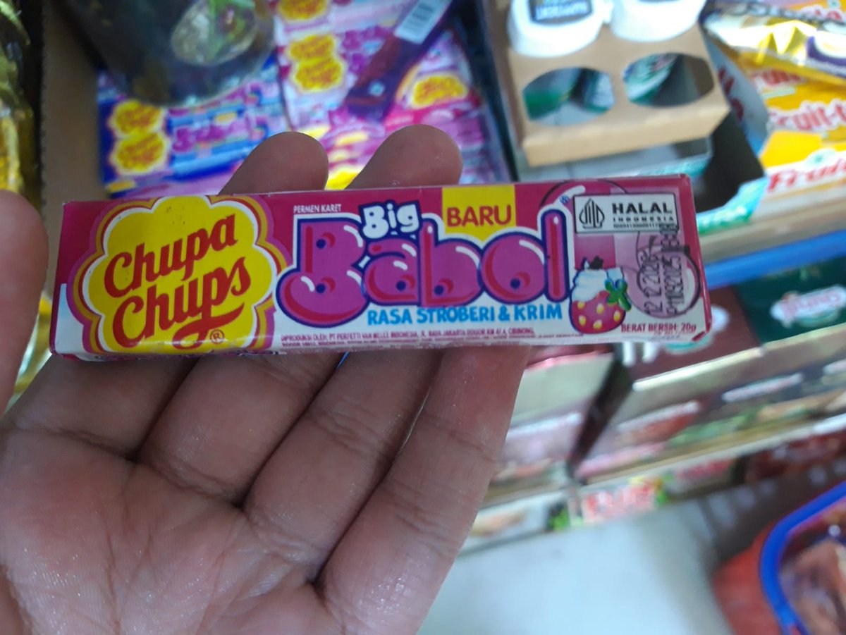 ShalabhPB's tweet photo. @SudarshanNewsTV @myogiadityanath @SureshChavhanke Why still such #halal products are being openly sold in Greater Noida west and its societies. State Govt machenary should take strict action against those who are selling such banned items  @dmgbnagar @myogiadityanath @myogioffice 🙏 https://t.co/ytJCMlDEsT
